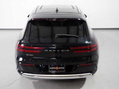 2023 Genesis Electrified GV70 Advanced AWD