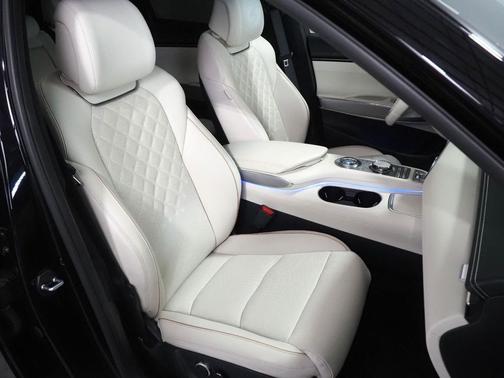 2023 Genesis Electrified GV70 Advanced AWD