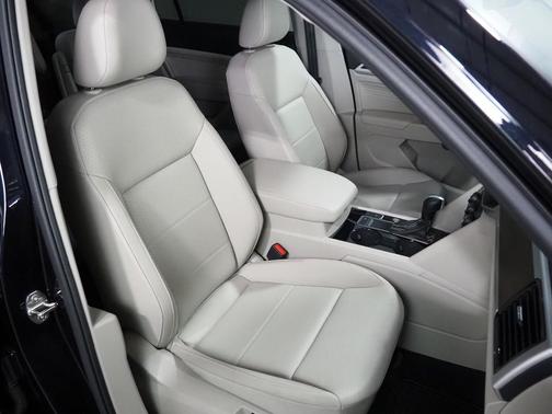 2022 Volkswagen Atlas 3.6L SE w/Technology