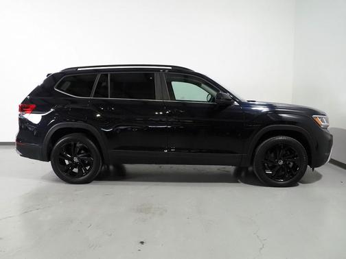 2022 Volkswagen Atlas 3.6L SE w/Technology