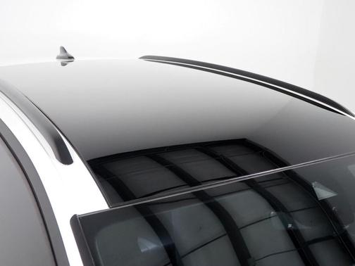 2023 Volkswagen ID.4 *PANORAMA GLASS ROOF, NAVIGATION, DIGITAL COCKPIT, ADAPTIVE CRUISE, SAFETY ALERTS, BACKUP-CAMERA, HEATED SEATS/STEERING, POWER LIFTGATE, WIRELESS CHARGING, ANDROID & APPLE