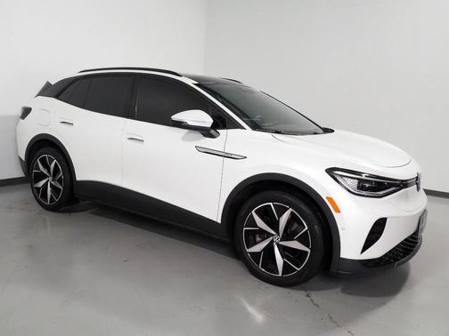 2023 Volkswagen ID.4 *PANORAMA GLASS ROOF, NAVIGATION, DIGITAL COCKPIT, ADAPTIVE CRUISE, SAFETY ALERTS, BACKUP-CAMERA, HEATED SEATS/STEERING, POWER LIFTGATE, WIRELESS CHARGING, ANDROID & APPLE