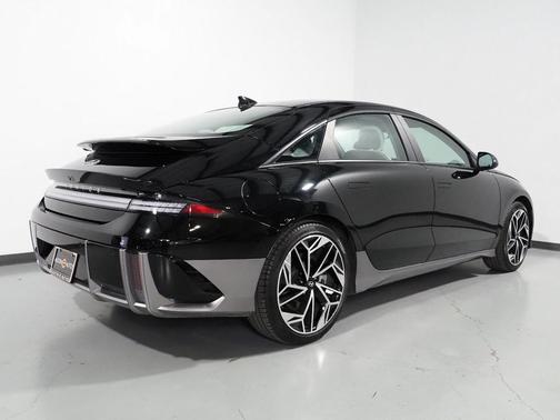 2025 Hyundai IONIQ 6 SEL
