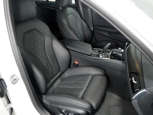 Alpine White 2023 BMW 530e Base
