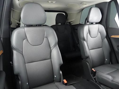 2024 Volvo XC90 Recharge Plug-In Hybrid T8 Plus 6-Seater