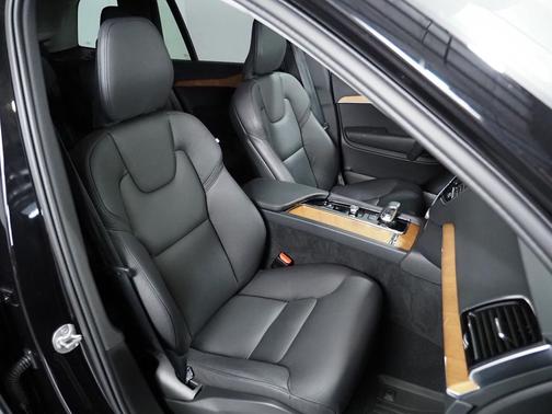 2024 Volvo XC90 Recharge Plug-In Hybrid T8 Plus 6-Seater