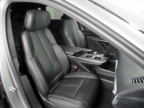 2024 Cadillac LYRIQ Luxury w/1SE