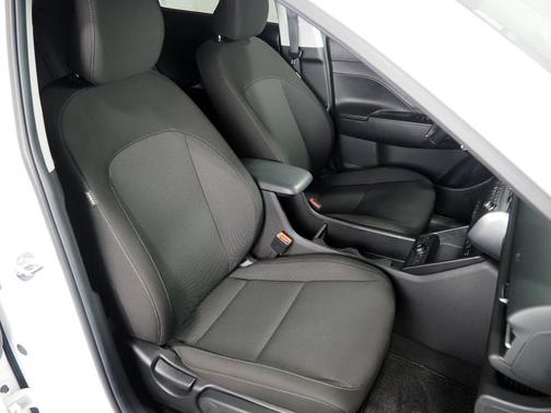 Atlas White 2024 Hyundai KONA EV SEL