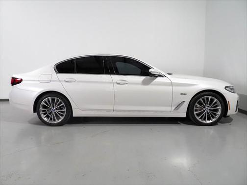 2022 BMW 530e Base