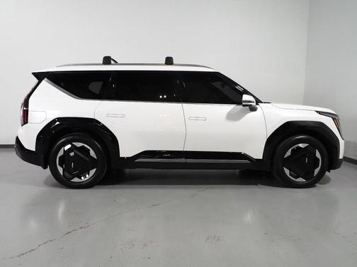 2024 Kia EV9 Land
