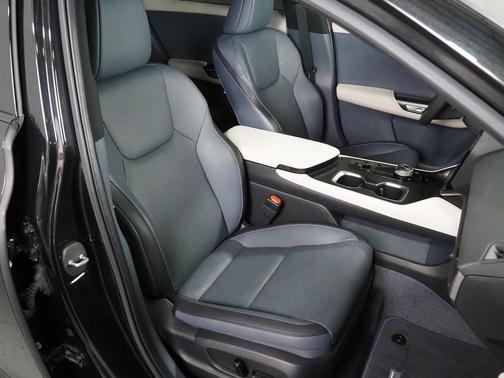 2023 Lexus RZ 450e *HEADS-UP DISPLAY, NAVIGATION, ADAPTIVE CRUISE, SAFETY ALERTS, 360 VIEW CAMERAS, 14 INCH DISPLAY, PANORAMA GLASS ROOF, CLIMATE SEATS, HEATED STEERING, ADVANCE PARK, WIRELESS CHARGING, ANDROID & APPLE