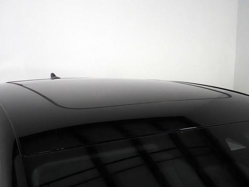 2022 Audi e-tron Premium Plus