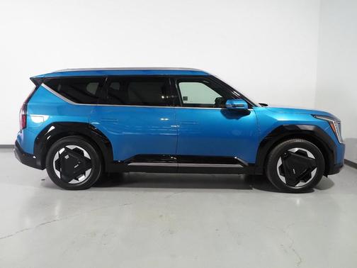 2024 Kia EV9 Land