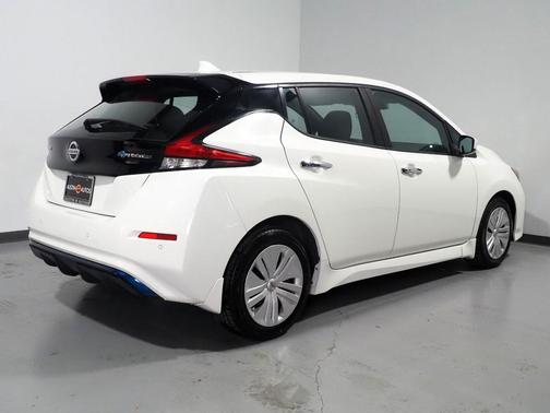 Glacier White 2021 Nissan Leaf S 40 kWh