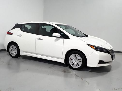 Glacier White 2021 Nissan Leaf S 40 kWh