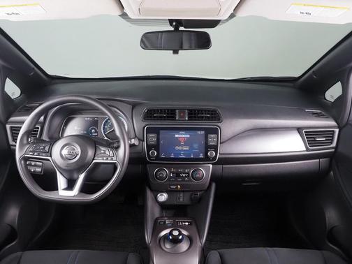 Glacier White 2021 Nissan Leaf S 40 kWh