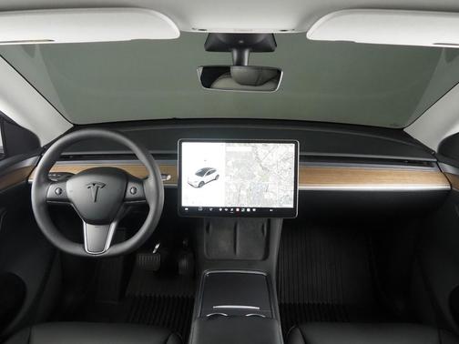 Pearl White Multi-Coat 2023 Tesla Model Y *AUTOPILOT, NAVIGATION, SAFETY ALERTS, ADAPTIVE CRUISE, SURROUND VIEW CAMERAS, PANORAMA GLASS ROOF, HEATED SEATS/STEERING WHEEL, WIRELESS CHARGING