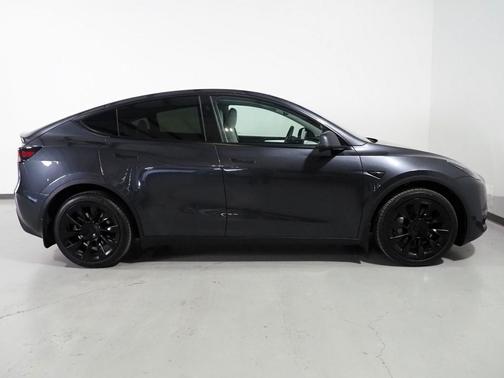 2025 Tesla Model Y Long Range Dual Motor All-Wheel Drive