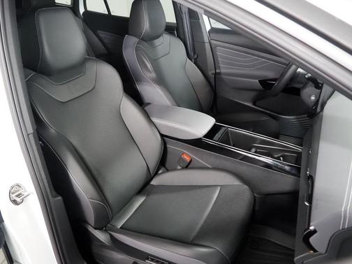 2023 Volkswagen ID.4 *PANORAMA GLASS ROOF, NAVIGATION, DIGITAL COCKPIT, ADAPTIVE CRUISE, SAFETY ALERTS, BACKUP-CAMERA, HEATED SEATS/STEERING, POWER LIFTGATE, WIRELESS CHARGING, ANDROID & APPLE