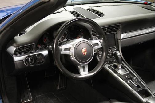2015 Porsche 911 Carrera 4