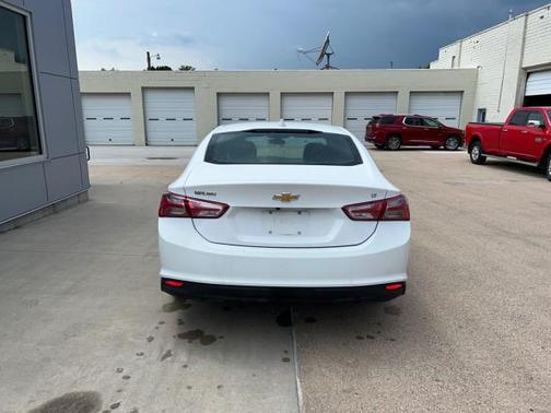 2021 Chevrolet Malibu FWD LT