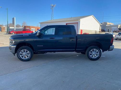 2026 RAM 2500 Big Horn Crew Cab 4x4 6'4' Box