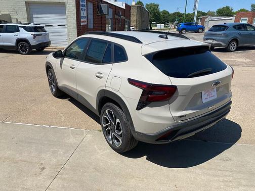 White Sands 2026 Chevrolet Trax FWD 2RS