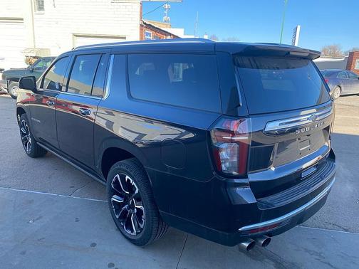 2022 Chevrolet Suburban High Country