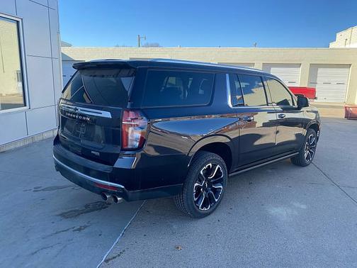 2022 Chevrolet Suburban High Country