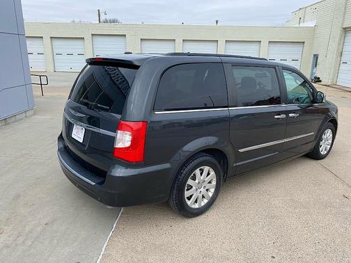 2012 Chrysler Town & Country Touring-L
