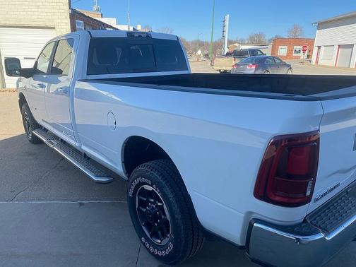 2026 RAM 3500 Laramie Crew Cab 4x4 8' Box