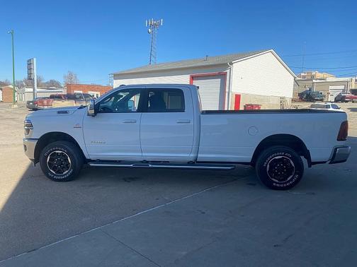 2026 RAM 3500 Laramie Crew Cab 4x4 8' Box