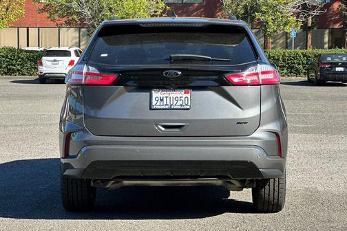 Carbonized Gray Metallic 2024 Ford Edge SE