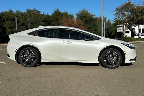 2024 Toyota Prius XLE