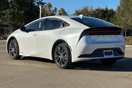 2024 Toyota Prius XLE