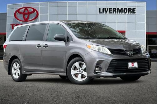 2019 Toyota Sienna SE