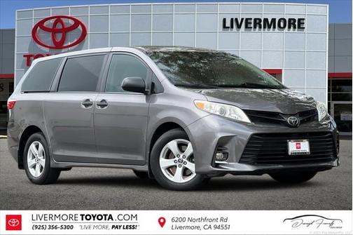 2019 Toyota Sienna SE
