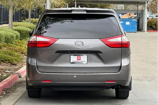 2019 Toyota Sienna SE
