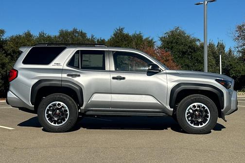 2025 Toyota 4Runner TRD Off Road