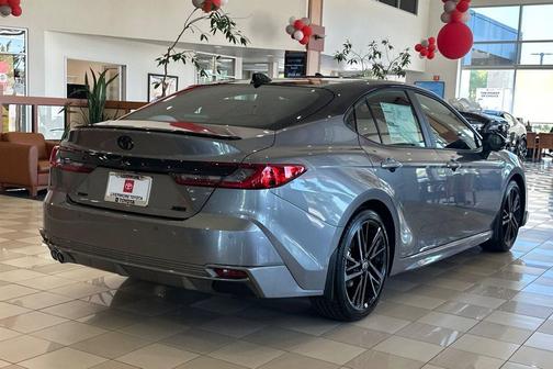 02yj 2026 Toyota Camry LE
