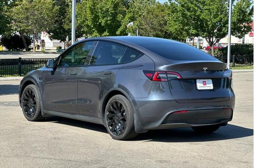2021 Tesla Model Y Standard Range Rear-Wheel Drive