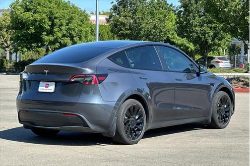 2021 Tesla Model Y Standard Range Rear-Wheel Drive
