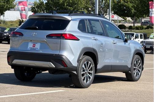 2025 Toyota Corolla Cross XLE