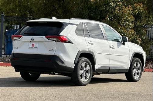 2023 Toyota RAV4 Hybrid LE