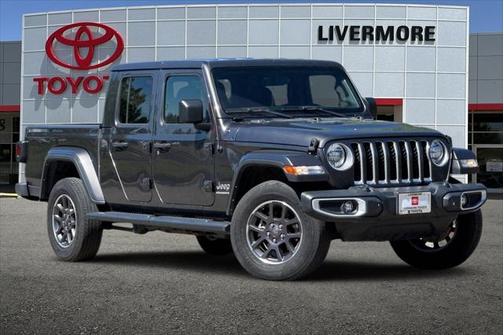 2023 Jeep Gladiator Overland