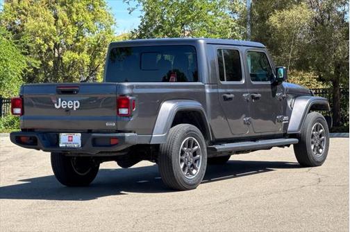 2023 Jeep Gladiator Overland