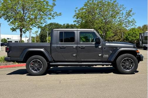 2023 Jeep Gladiator Overland