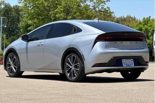 2025 Toyota Prius XLE