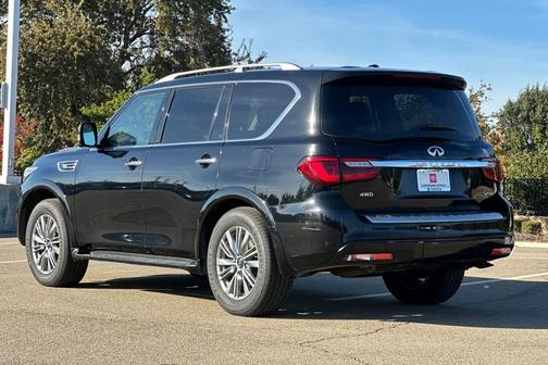 2022 INFINITI QX80 Luxe