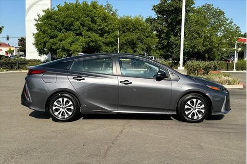 2022 Toyota Prius Prime XLE